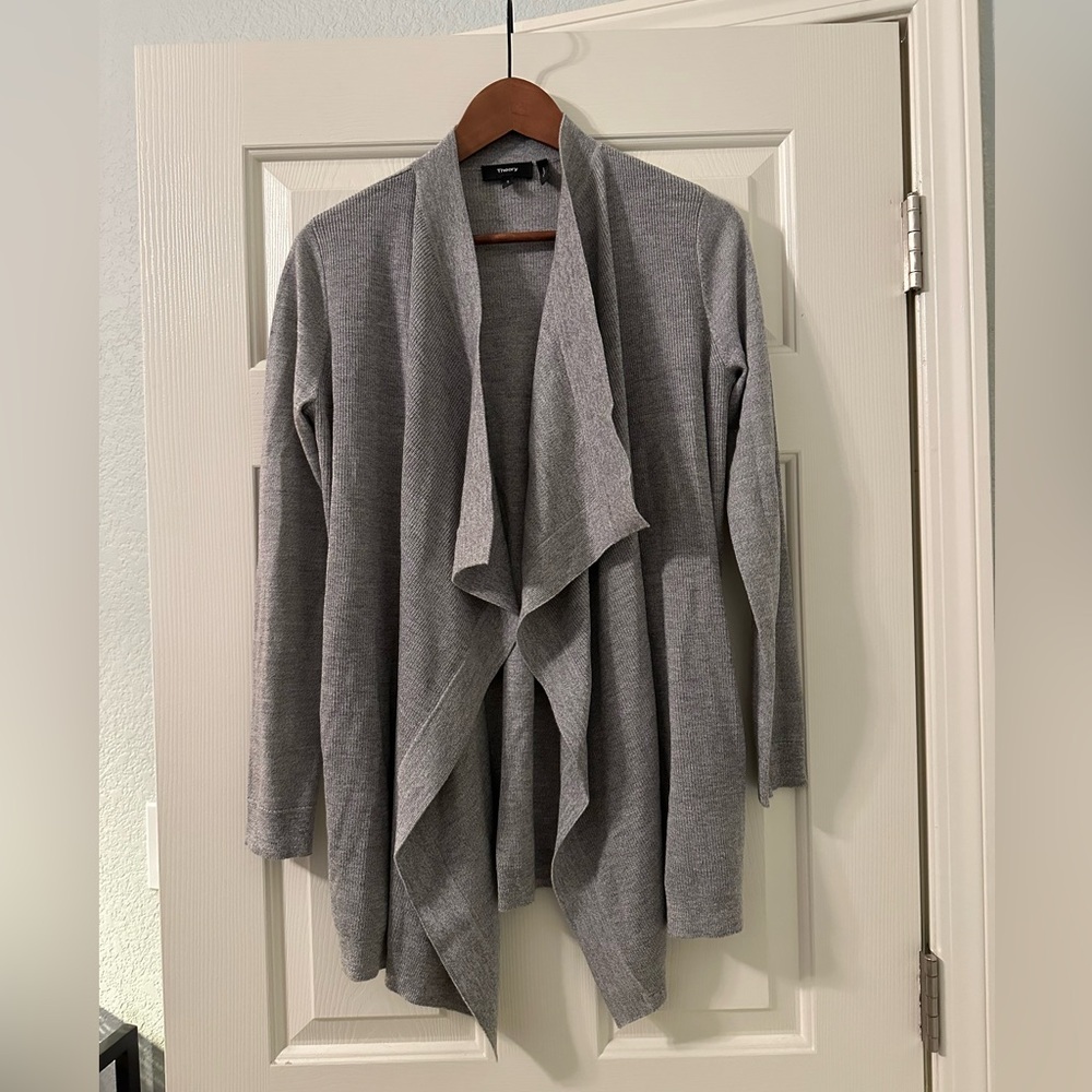 Theory Light Grey Winxie Merino Wool Soft Luster Cardigan size Small